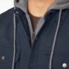 Camicia con cappuccio in tela di cotone idrorepellente