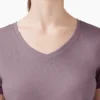 Camicia da donna con scollo a V Camicia da donna con scollo a V