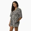 Camicia da lavoro da donna con stampa zebrata Camicia da lavoro da donna con stampa zebrata