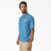 Camicia da lavoro ricamata in chambray Dickies X Harley-Davidson® Boxy Fit Camicia da lavoro ricamata in chambray Dickies X Harley-Davidson® Boxy Fit