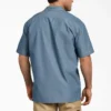 Camicia in chambray a pantaloncini con maniche corte dalla vestibilità comoda Camicia in chambray a pantaloncini con maniche corte dalla vestibilità comoda
