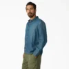 Camicia in denim leggera a maniche lunghe Camicia in denim leggera a maniche lunghe