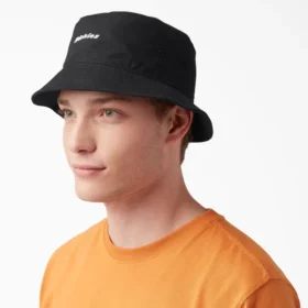 Cappello a secchiello in tela con logo in script
