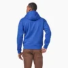 Felpa con cappuccio idrorepellente e logo sulle maniche