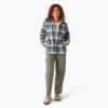Giacca a camicia con cappuccio in flanella da donna Giacca a camicia con cappuccio in flanella da donna