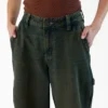 Jeans da donna in denim dal taglio ampio Jeans da donna in denim dal taglio ampio
