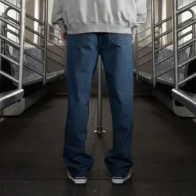 Jeans dalla vestibilità comoda di Jake Hayes