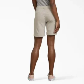 Pantaloncini da donna con vestibilità comoda e effetto rinfrescante, 9″