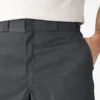 Pantaloncini da lavoro multiuso con tasche e vestibilità ampia, 15″ Pantaloncini da lavoro multiuso con tasche e vestibilità ampia, 15″