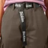 Pantaloni cargo da donna a vita alta e taglio corto