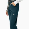 Pantaloni cargo da donna a vita alta e taglio corto Pantaloni cargo da donna a vita alta e taglio corto