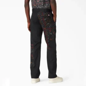 Pantaloni con toppe rivisitati