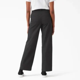 Pantaloni da donna a gamba larga dal taglio morbido