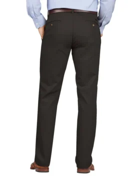 Pantaloni kaki slim fit a gamba affusolata e senza pinces Pantaloni kaki slim fit a gamba affusolata e senza pinces