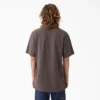 T-shirt con taschino in tessuto pesante dall’effetto vissuto T-shirt con taschino in tessuto pesante dall’effetto vissuto