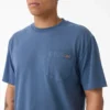 T-shirt con taschino in tessuto pesante dall’effetto vissuto T-shirt con taschino in tessuto pesante dall’effetto vissuto