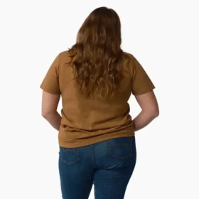 T-shirt da donna in taglie forti con pantaloncini a maniche corte con taschino
