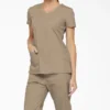 Top da lavoro da donna Eds Signature con scollo a V Top da lavoro da donna Eds Signature con scollo a V